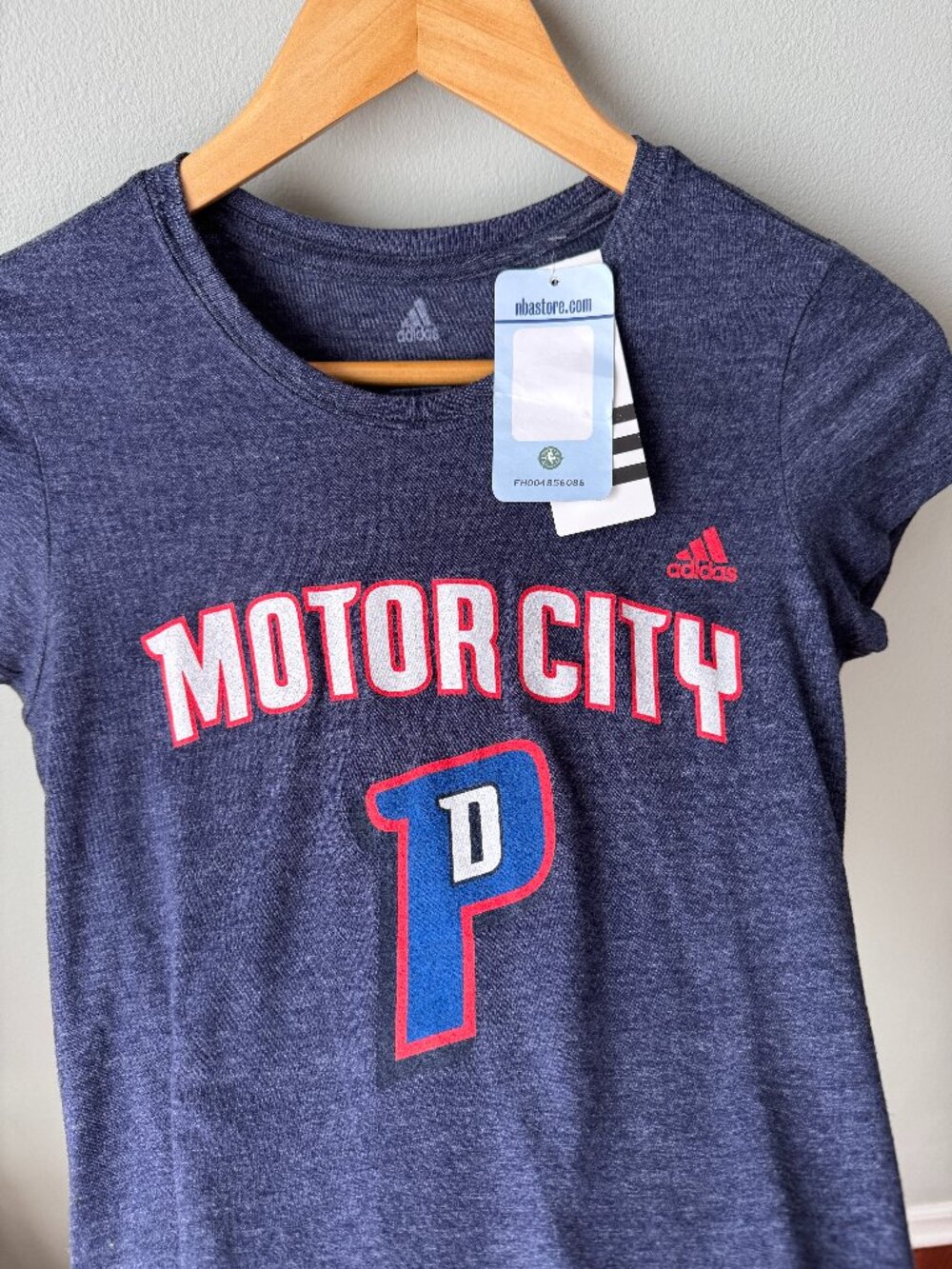 Detroit Pistons Adidas Basketball Tshirt XS Heather Navy